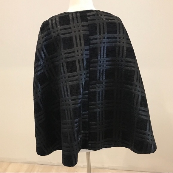 Elegant cape - Picture 2 of 2